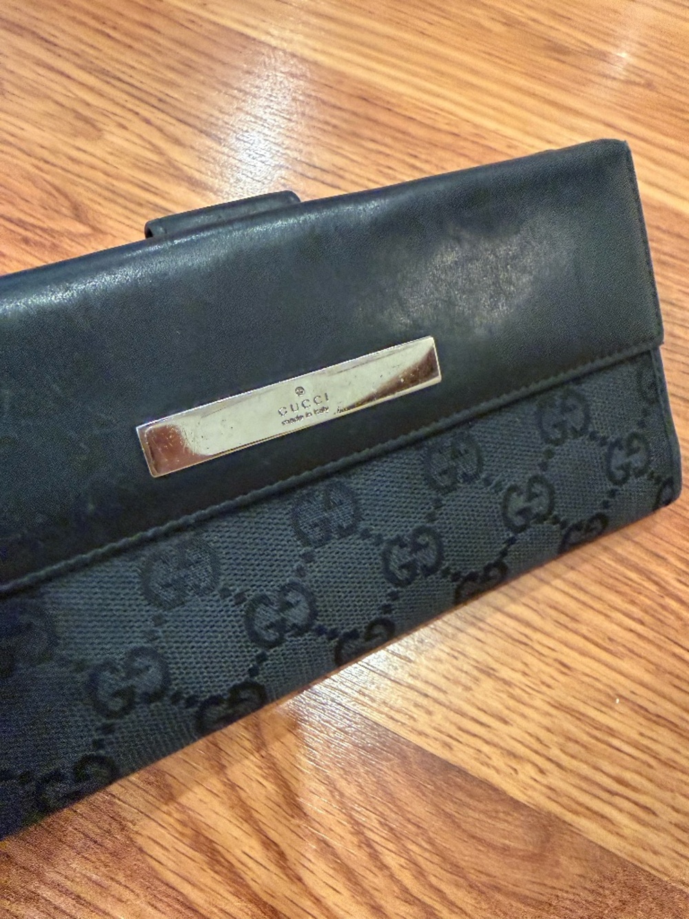 Authentic Gucci Wallet - black